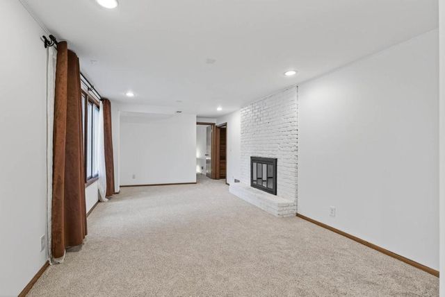 5224 W 70th Street, Edina, MN 55439