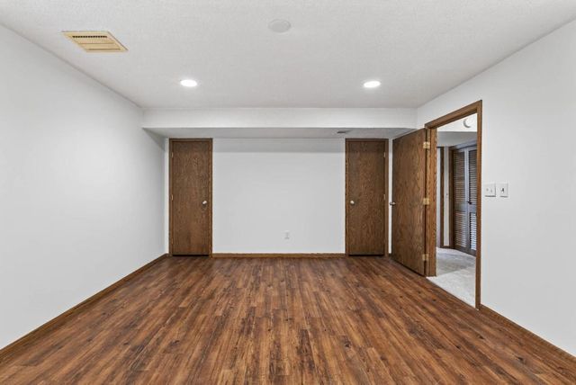 5224 W 70th Street, Edina, MN 55439