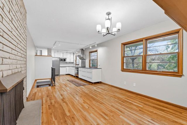 5224 W 70th Street, Edina, MN 55439