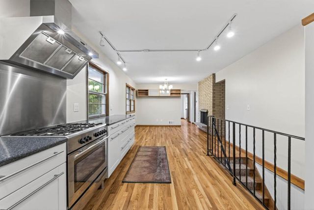 5224 W 70th Street, Edina, MN 55439