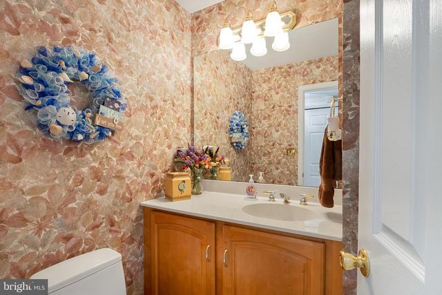 1 HAWTHORN RD, Piscataway, NJ 08854