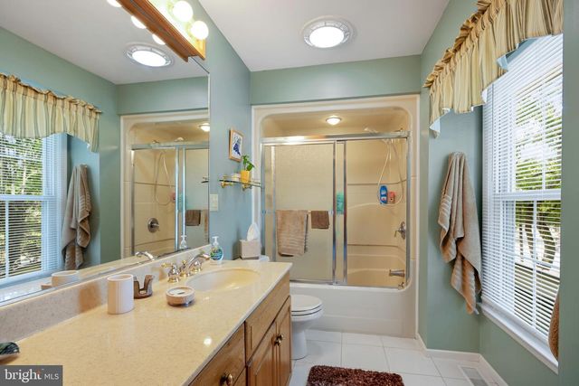 1 HAWTHORN RD, Piscataway, NJ 08854