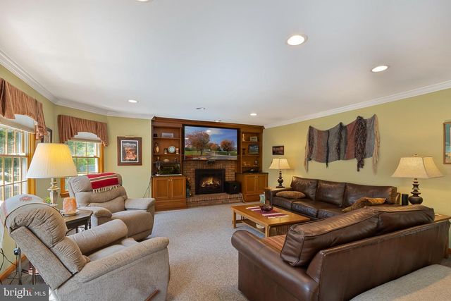 1 HAWTHORN RD, Piscataway, NJ 08854