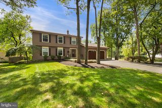 1 HAWTHORN RD, Piscataway, NJ 08854