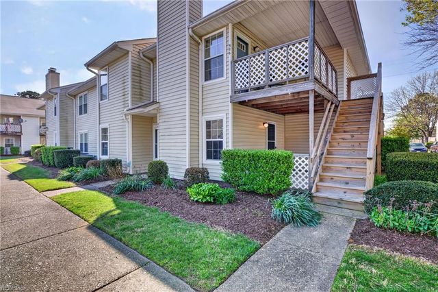 304 Thalia Station CT, Virginia Beach, VA 23452