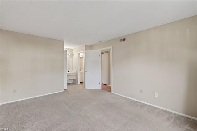 304 Thalia Station CT, Virginia Beach, VA 23452