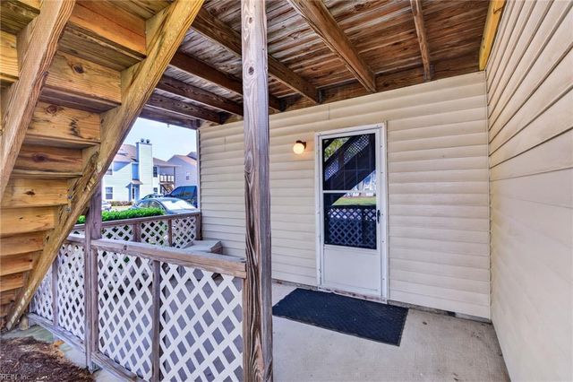 304 Thalia Station CT, Virginia Beach, VA 23452