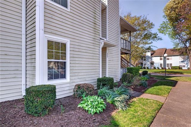 304 Thalia Station CT, Virginia Beach, VA 23452