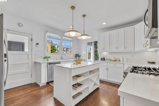 4638 Reinhardt Dr, Oakland, CA 94619
