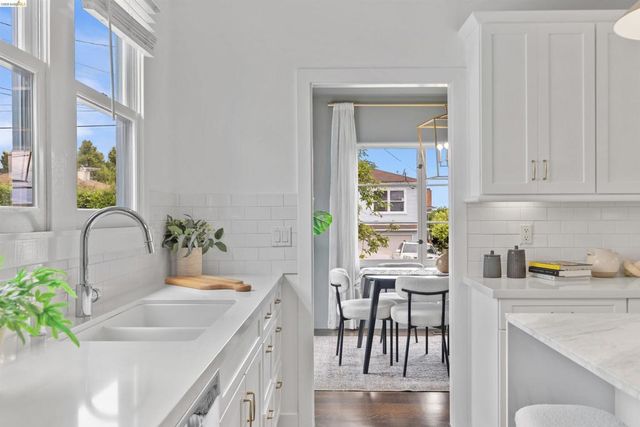 4638 Reinhardt Dr, Oakland, CA 94619