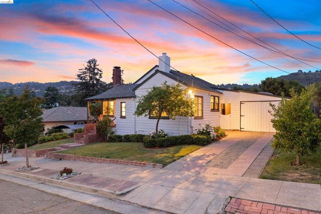 4638 Reinhardt Dr, Oakland, CA 94619