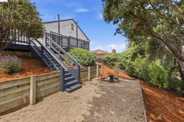 4638 Reinhardt Dr, Oakland, CA 94619
