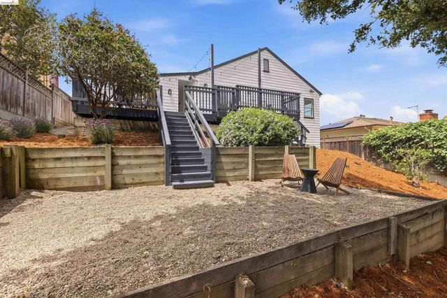4638 Reinhardt Dr, Oakland, CA 94619