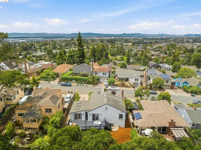 4638 Reinhardt Dr, Oakland, CA 94619