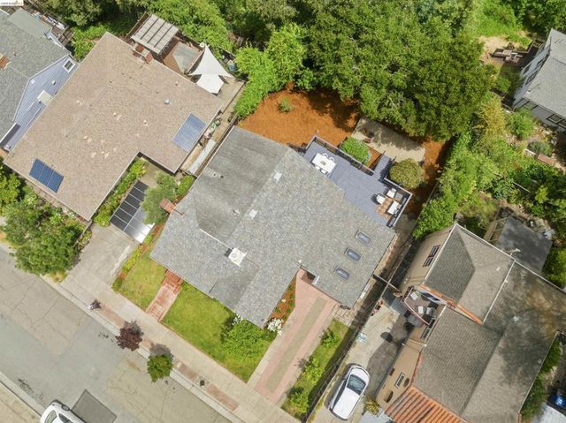 4638 Reinhardt Dr, Oakland, CA 94619