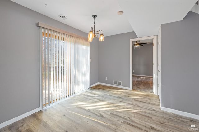 828 Gillespie Drive, Manhattan, KS 66502