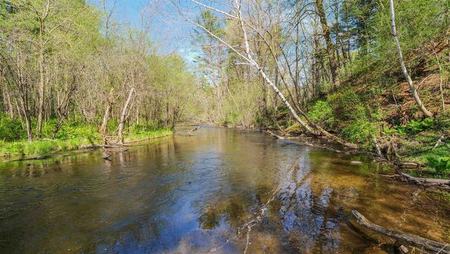 E3192 APPLE TREE LANE, Waupaca, WI 54981