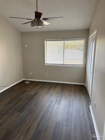 3400 Wimbledon Dr 2, Pensacola, FL 32504