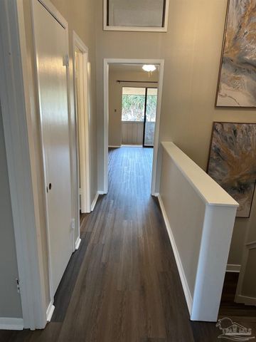 3400 Wimbledon Dr 2, Pensacola, FL 32504