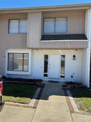 3400 Wimbledon Dr 2, Pensacola, FL 32504