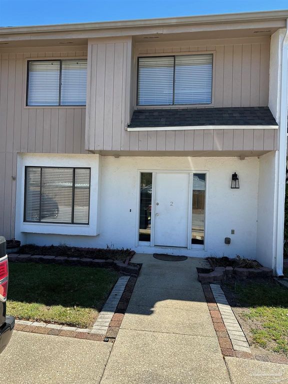 3400 Wimbledon Dr 2, Pensacola, FL 32504