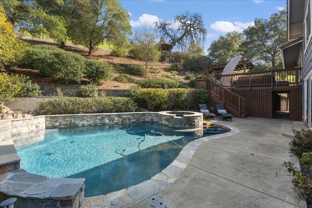 61 Willowview Ct, Danville, CA 94526