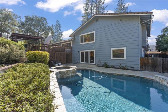 61 Willowview Ct, Danville, CA 94526