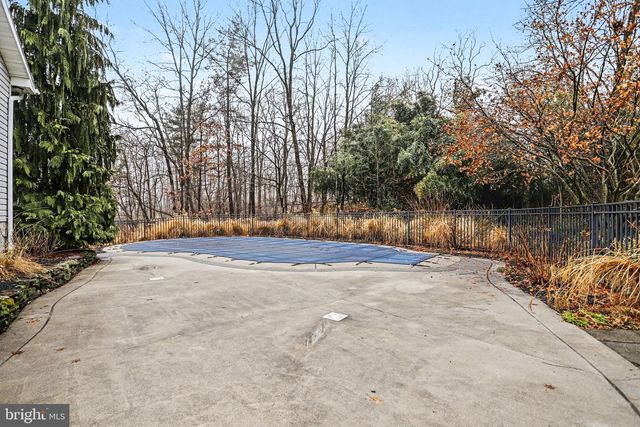 75 LONGVIEW BLVD, Gettysburg, PA 17325