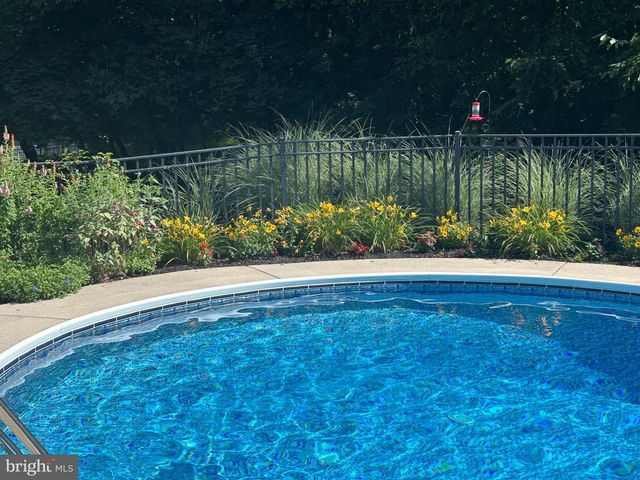 75 LONGVIEW BLVD, Gettysburg, PA 17325