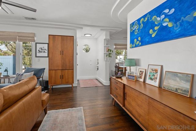 800 3rd St, Coronado, CA 92118