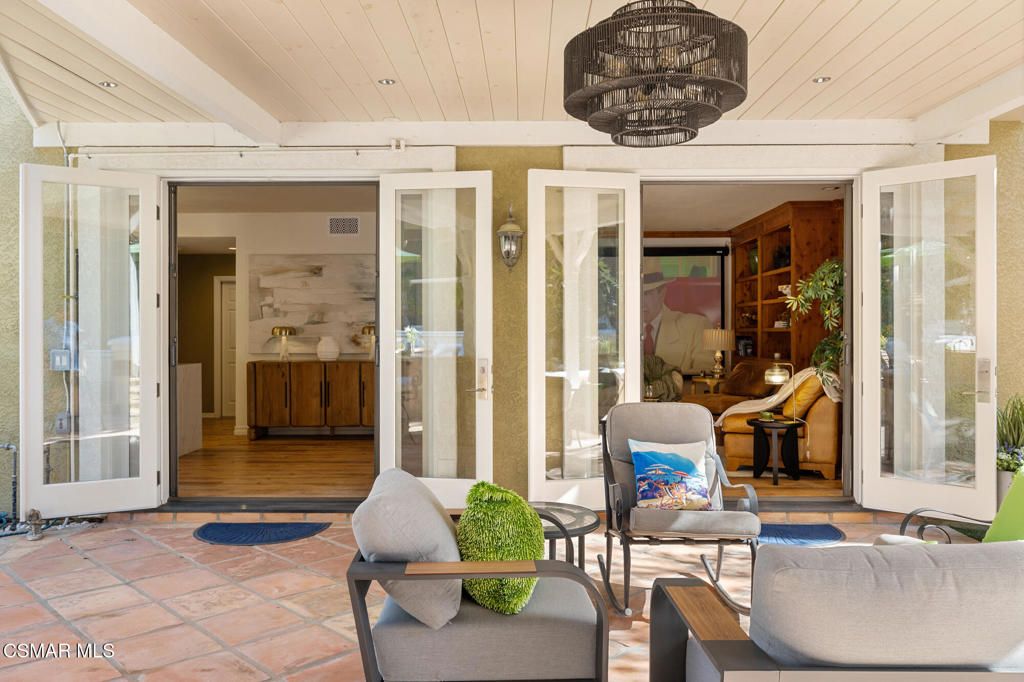 Image 10 of property listing at 24587 Lola Lane, Newhall, CA 91321