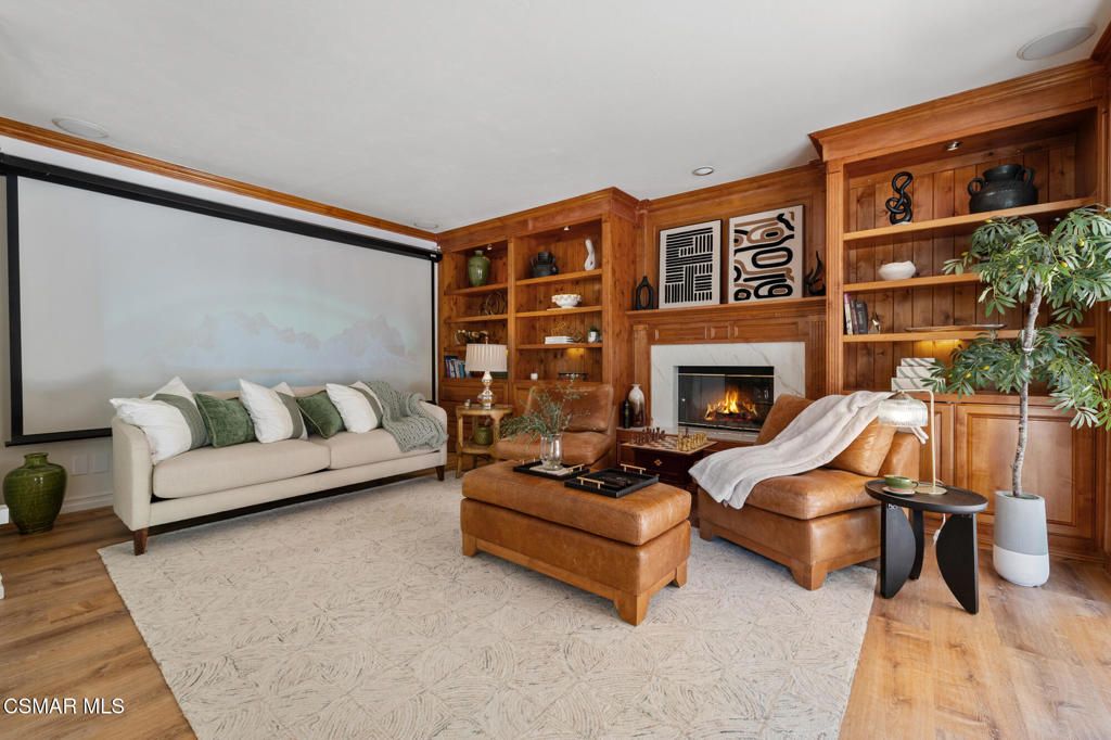 Image 12 of property listing at 24587 Lola Lane, Newhall, CA 91321