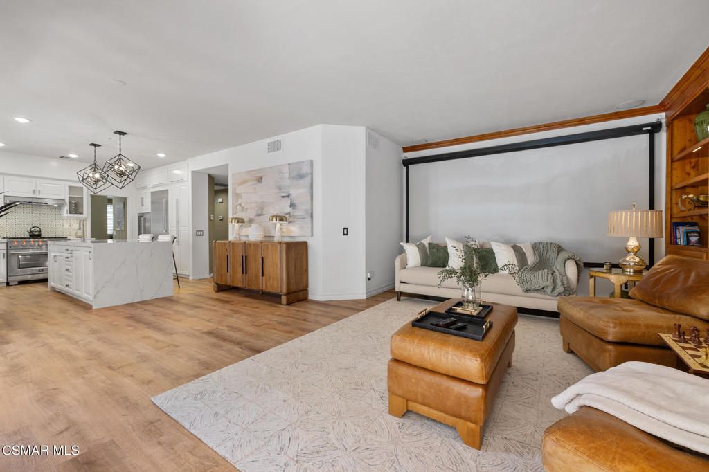 Image 15 of property listing at 24587 Lola Lane, Newhall, CA 91321