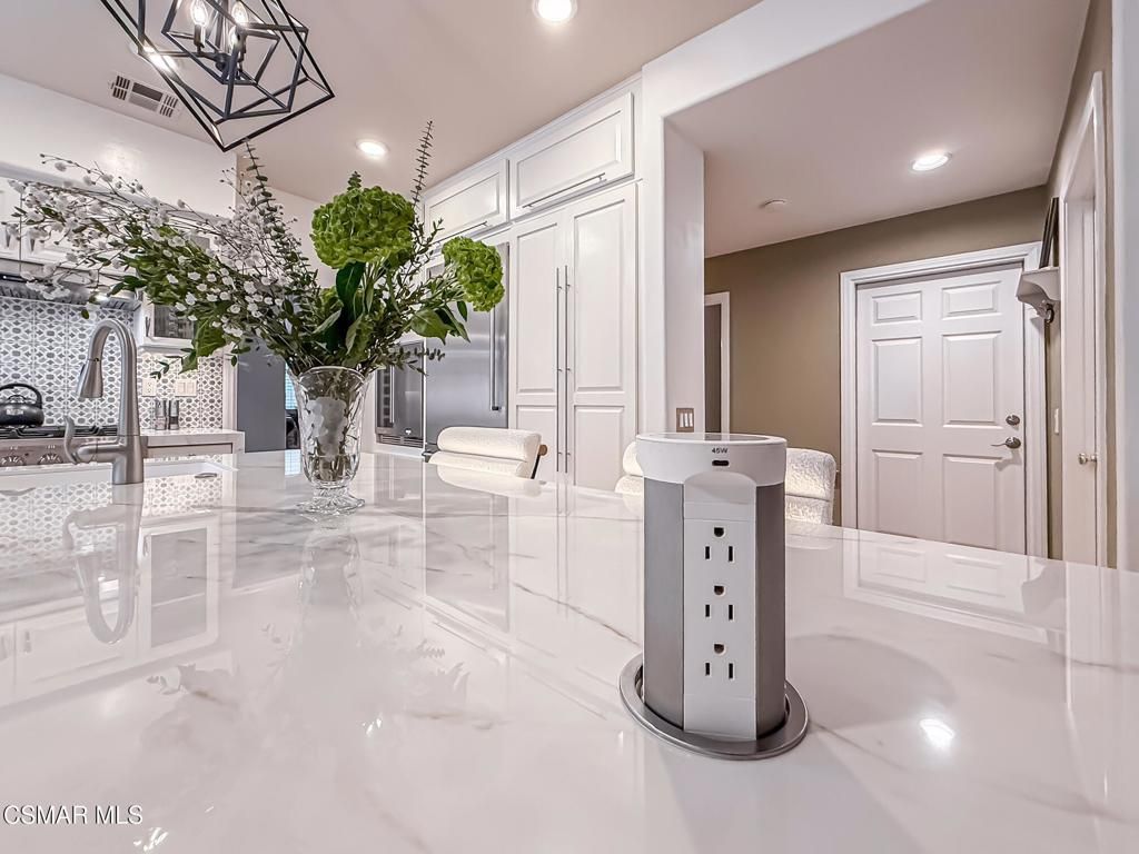 Image 22 of property listing at 24587 Lola Lane, Newhall, CA 91321