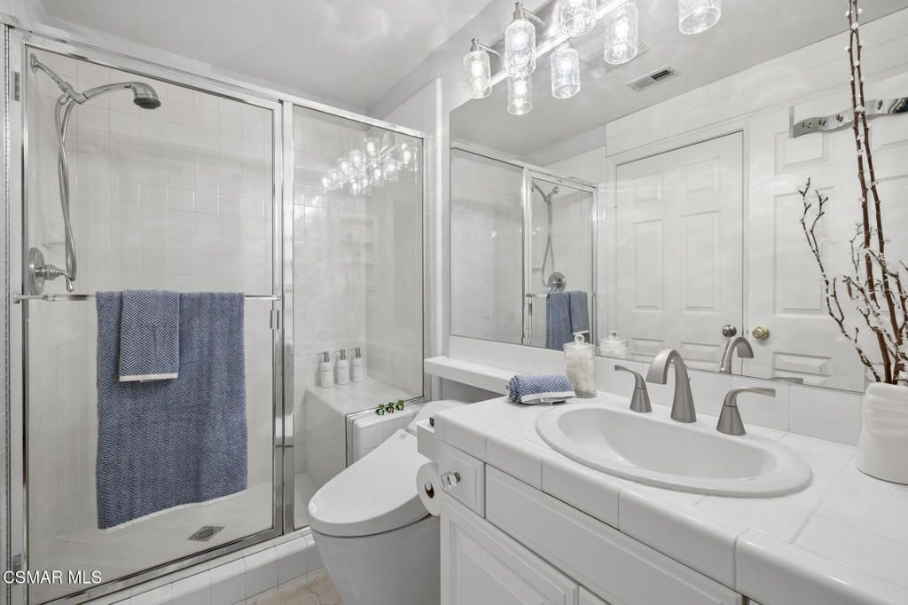 Image 36 of property listing at 24587 Lola Lane, Newhall, CA 91321