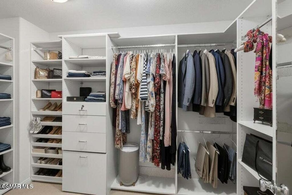 Image 41 of property listing at 24587 Lola Lane, Newhall, CA 91321