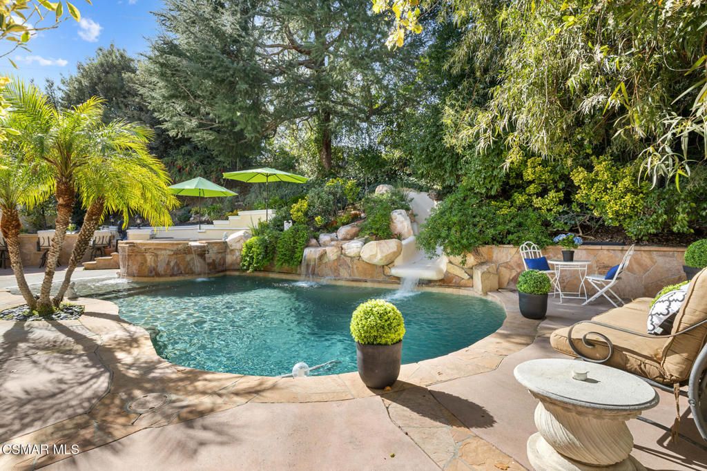 Image 6 of property listing at 24587 Lola Lane, Newhall, CA 91321