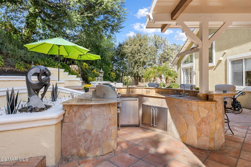 Image 9 of property listing at 24587 Lola Lane, Newhall, CA 91321