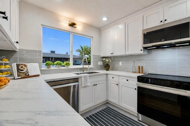 24433 Summit Drive, Lemon Cove, CA 93244