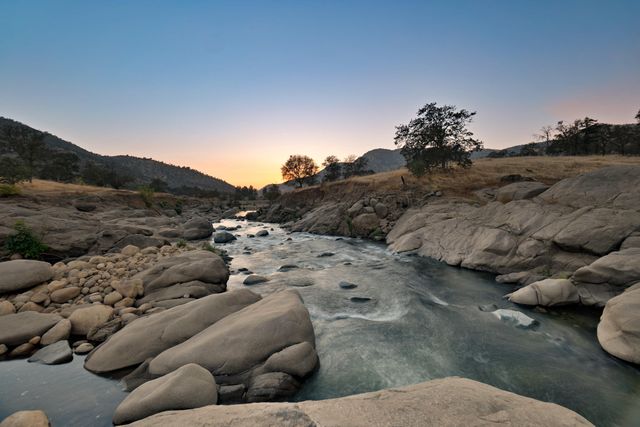 24433 Summit Drive, Lemon Cove, CA 93244