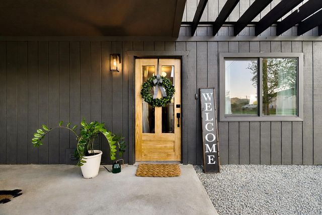 24433 Summit Drive, Lemon Cove, CA 93244