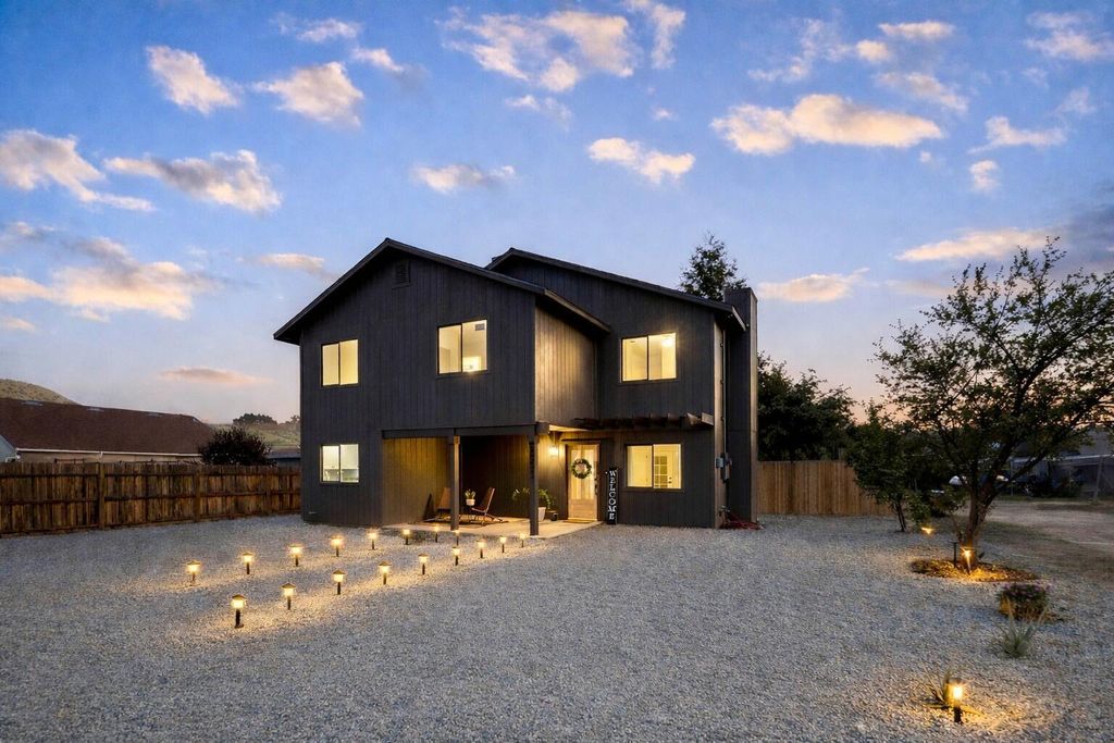 24433 Summit Drive, Lemon Cove, CA 93244