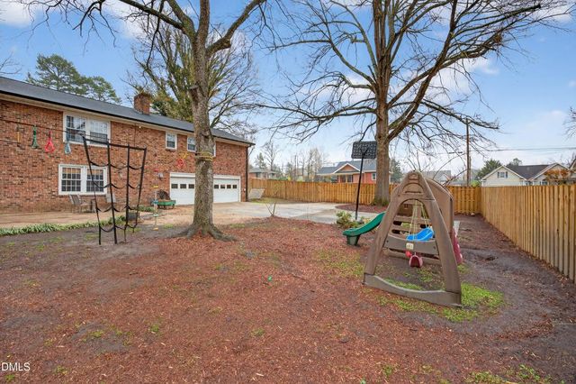 1204 Cary Street, Burlington, NC 27215