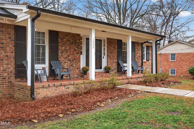 1204 Cary Street, Burlington, NC 27215