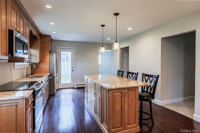 23 Babcock Avenue, Ronkonkoma, NY 11779