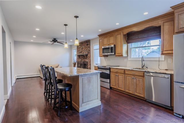 23 Babcock Avenue, Ronkonkoma, NY 11779