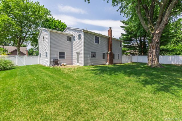 23 Babcock Avenue, Ronkonkoma, NY 11779