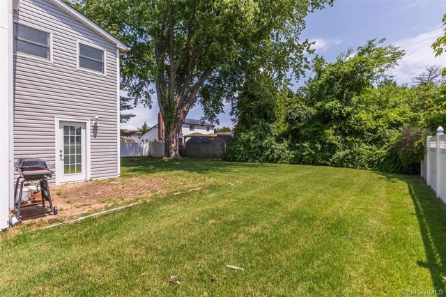 23 Babcock Avenue, Ronkonkoma, NY 11779