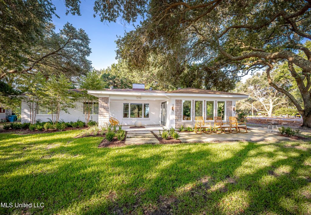 1210 Harbor Road, Ocean Springs, MS 39564