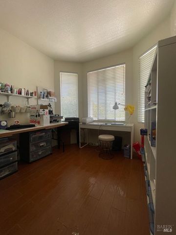 2507 Winterhaven Ave, Santa Rosa, CA 95404